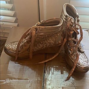 Wedge gold glitter sneakers